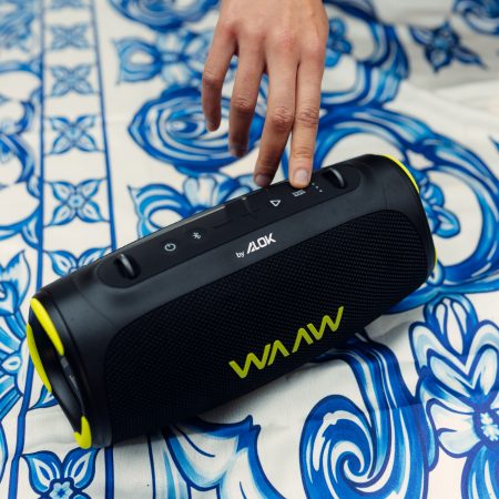 WAAW-BOOM110-9886